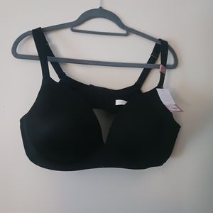 NWT Wirefree Plunge Push-Up Bra